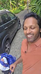 askmic Hi moms, I recently saw a video  (https://www.facebook.com/share/r/1F7aitFrvv/) by actor Roshan where his  little one was struggling to carry a heavy school bag. It really made me  think my kid's bag