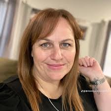 Mandy's unisex salon