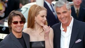 After developing an interest in acting during high school, he rocketed to fame with his star turns in risky business and top. Sky Du Mont Lastert Uber Tom Cruise Und Das Ist Der Grund Stern De