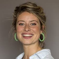 Ursula Hinkle's Instagram, Facebook & TikTok