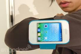 Alcatel pop c1 android smartphone. Alcatel Onetouch Pop Fit Is A Wearable Smartphone With A Bundle Of Accessories Engadget