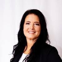 Amanda Senteno's Instagram, Twitter & Facebook