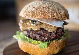 Pour ce burger, le coût « matières premières » doit être inférieur à 6 € et fait avec de la. Coupe De France De Burgers Quels Sont Les 25 Meilleurs Burgers En Compet Elle A Table