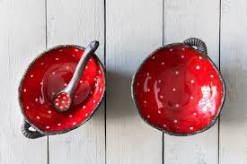 Keramik Rote Schalen Set Set Von 2 Schalen Und Einen Loffel Keramik Rote Teller Keramik Geschirr