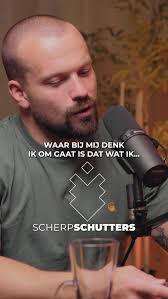 Boeken lezen verrijkt je fantasie en creativiteit. We leren veel meer van  lezen dan van kijken naar schermen. En ja, natuurlijk leer je nog meer van  doen. Maar boeken zijn belangrijk en moeten op ...