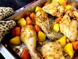 Di bawah untuk anda yang ingin dapat memasak ayam panggang madu sahaja di rumah, anda boleh memasak di rumah dan chef telah dibentangkan maklumat tentang bagaimana untuk membuat ayam bakar madu resepi di bawah penerangan. Masak Menu Juicy Chicken Roasted Untuk Anak Sulung Aku Aku Sis Lin