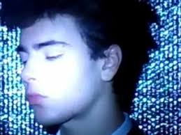 MTNS bring the electro-pop “Waves”