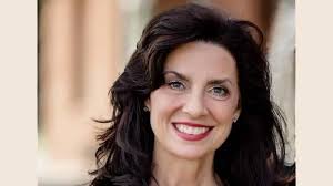 Amy Minton's Instagram, Twitter & Facebook