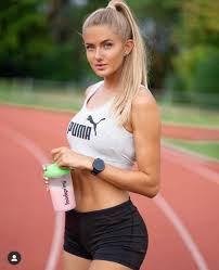 No.t only is she inspiring, she helps you reach depths you never thought you had through encouragement, correction and advice. Oh My Football Borussia Dortmund New Fitness Trainer Facebook