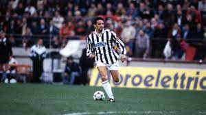 Watching roberto baggio in his pomp was akin to staring up at the statue of david or reaching the summit of machu picchu, with a ball at his feet he was simply breathtaking. 10 Reasons To Love Roberto Baggio Juventus Tv