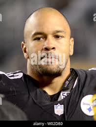 Pittsburgh Steelers inside linebacker Larry Foote (50) walks