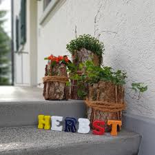 Diy herbst deko kann man schnell selber machen und sieht toll aus! Treppen Deko Fur Den Herbst Selber Machen Blumen Flora Line