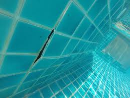 Hab sie 3 mal bestellt in 81x81cm fuer ein feld von 6x4 fliesen fuer ein 'planschbecken'. Also Pool Sieht Echt Schlimm Aus Fliesen Gehen Einfach Ab Scharfe Kanten Fur 100 Pro Nacht Bild Von Lanta Resort Ko Lanta Tripadvisor