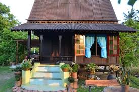 Antara rumah tradisional ynag terdapat di negara kita ialah : Muslimah Homestay Rumah Melaka Guesthouse Bed And Breakfast Malacca Deals Photos Reviews