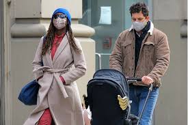 George clooney and ben affleck celebrate wrapping their drama 'the tender bar.' ben and george hug around a clapping cast and crew as they film on location in massachusetts. Gua Z79iawqdam
