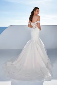 Brautkleider von agnes in magdeburg. Brautkleider Fotos Und Beispiele Theperfectwedding De