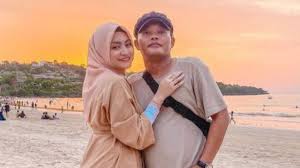 Jun 28, 2021 · sinopsis uttaran 29 juni 2021, meethi divonis tidak bisa hamil karena mengidap kelainan di uterusnya. Sule S Reaction When Nathalie Holscher Miscarried Makes It Cool