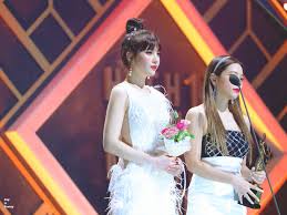 J P On Twitter Red Velvet Red Velvet Joy Wedding Dresses