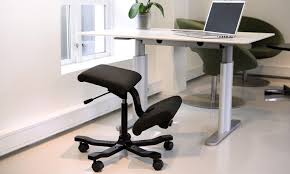 Herzlich willkommen auf unserer webpräsenz. Varier Wing Bewegung Auf Der Arbeit Balancestuhl Onlineshop Fur Aktivmobel Worktrainer De
