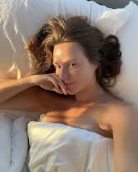 Pernilla Mouritzen - Free pics, galleries & more at Babepedia