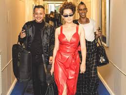 Jun 21, 2021 · nove grand prix em cinco categorias: Kangana Ranaut Will Wear A Unique Saree For Cannes Festival Promises Her Clothes Will Have Drama Hindi Movie News Times Of India