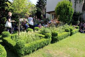 * auch private gärtner in berlin, potsdam und im umland öffnen an diesem wochenende ihr reich für besucher. Offene Garten In Berlin Neukolln Hofgarten Im Bohmischen Dorf Mygreentown Urban Gardening Blog Berlinmygreentown Urban Gardening Blog Berlin