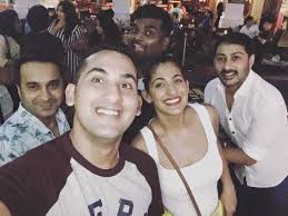 2005 yılında bangalore ulusal bilgi ve yönetim bilimleri enstitüsü'nden mezun olduktan sonra dubai'ye taşındı. Facebook