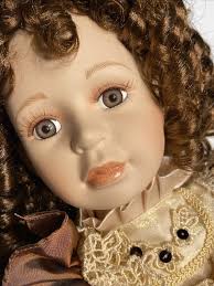 DUCK HOUSE HEIRLOOM DOLLS 014 5645