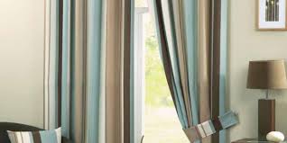 Tampilan rumah yang cantik tak hanya penataan ruang, perabot, secara eksterior maupun interior yang rapi dan serasi, namun juga pemilihan warna dan model yang tepat untuk beberapa pelengkap bagian rumahnya. Cantik Dan Manisnya Desain Gorden Rumah Minimalis Berita Lamongan