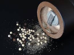 Sebenarnya, petua ini saya pernah kongsikan di facebook saya dulu. 10 Cara Halau Semut Dari Rumah Menggunakan Bahan Mudah Iluminasi