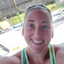 Me n Ame's got a quick mile in! Happy Thursday 😊 15 lb vest