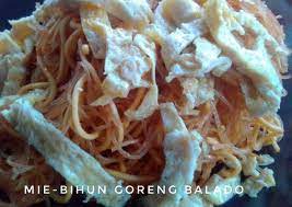 In certain countries, such as singapore, the term goreng is occasionally substituted with its english equivalent for the name of the dish. Resep Mie Bihun Goreng Balado Oleh Atik Pawoen Ibuk Cookpad