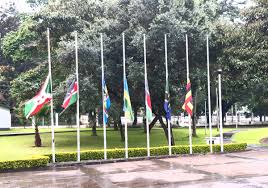 Half−mast is british slang for a semi−erect penis. ð…ð«ðšð§ð¤ ðŒð­ðžð­ðžð³ð¢ Ê™á´€êœ° S Tweet From Tanzania What Does This Mean Is President John Pombe Magufuli Addressing The Nation Or The Nation Is Addressing Itself On Behalf Of Him Tanzania