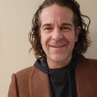 400+ profilů „Pells“