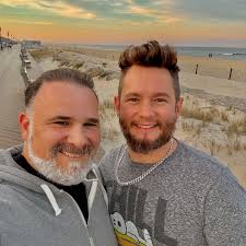 Dolly Parton wrote “Jolene” and “I Will Always Love You” ON THE SAME DAMN  DAY ! WHAT ??? LIKE HOW !?!?