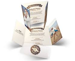 Bei der ganzen planung und vorbereitung der aufgaben, die auf einen zukommen, stellt sich, wenn es das erste mal ist, dann häufig die frage: Vintage Foto Hochzeitseinladung Schauplatz