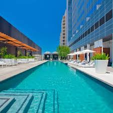 Cool Hotels In Austin Tx W Austin In 2020 Best Rooftop Bars Austin Resorts Staycation