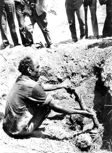 KIBRIS'TA RUMLARIN GERÇEKLEŞTİRDİĞİ 1974 KATLİAMLARI