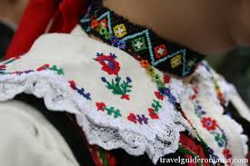 Afla informatii despre elementele traditionale romanesti in decoratiuni interioare. Obiceiuri Si Traditii In Cultura Romaneasca