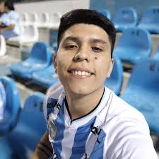 La cicatriz fue lo que me dio este carácter y esta fuerza. Porque cuando  eres chico y tienes una cicatriz como esta, no es fácil. La forma en la que  las personas