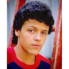 Sus canciones en este album me han hecho recordar los tiempos de cuando mi madre era joven y cantaba cada una de estas canciones. 23 Pedrito Fernandez Ideas Pedro Fernandez Charro Suit Mexico People