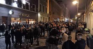 Otworzył swoją drugą restaurację w berlińskim mitte. Otwarcie Gastronomii 15 Maja O Polnocy Polacy Ruszyli Do Ogrodkow Restauracyjnych Wiadomosci