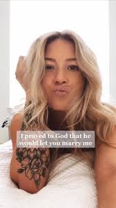 destinee.bell (@destinee.bell)