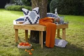 The main item are garden swings, relaxing chairs and so other vertical boxes fro planting. 65 Cool Wood Pallet Ideas For The Home And Garden Loveproperty Com