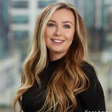 Leanne Devine's Instagram, Twitter & Facebook