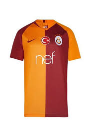 İlk karşılaştığında ali sami bey'in yüreğinde başlayan yangın, arkasında büyük bir kalabalık yarattı. Galatasaray Galatasaray 18 19 Sari Kirmizi Ic Saha Parcali Forma 918994 837 Fiyati Yorumlari Trendyol