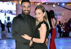 لن تنتهي النزعات بين الفنانة سمية الخشاب وزوجها السابق أحمد سعد وسفرت المحكمة عن تأجيل القضية بينهما مارس القادم. Ù…ÙŠØ¯ÙŠØ§ Ø§Ù„Ø¨Ù„Ø¯ Ø­Ø¨ÙŠØ¨Ø© Ø²ÙˆØ¬ Ø³Ù…ÙŠØ© Ø§Ù„Ø®Ø´Ø§Ø¨ ØªÙØ¬ Ø± Ù…ÙØ§Ø¬Ø£Ø©