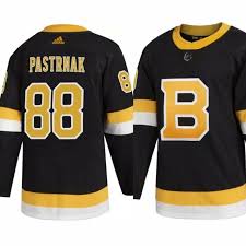 The single gold and white stripes around the arms and piping match the bruins. David Pastrnak Boston Bruins Adidas Alternate 3rd Jersey Size 56 Men S Xxl For Sale Online Ebay