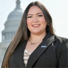 Liliana Bolanos's Instagram, Twitter & Facebook