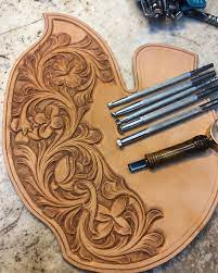 いいね 227件 コメント5件 j さん j mohon のinstagramアカウント so maybe i redid all the tooling maybe i like stressing out leder schnitzen leder arbeitsmuster nahleder